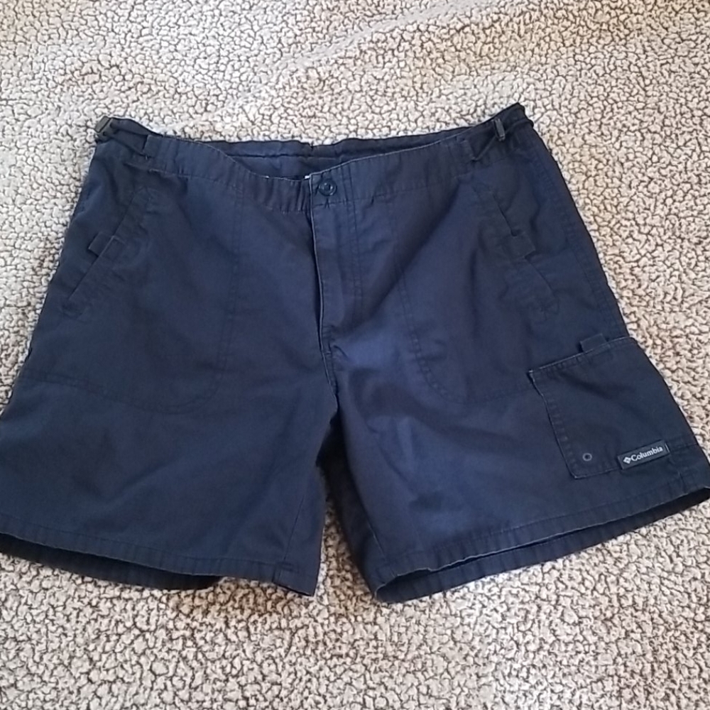 Womens Columbia cargo hiking shorts